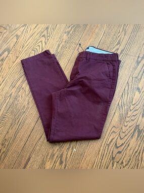 Tommy Hilfiger Men's Chinos in Deep Wine